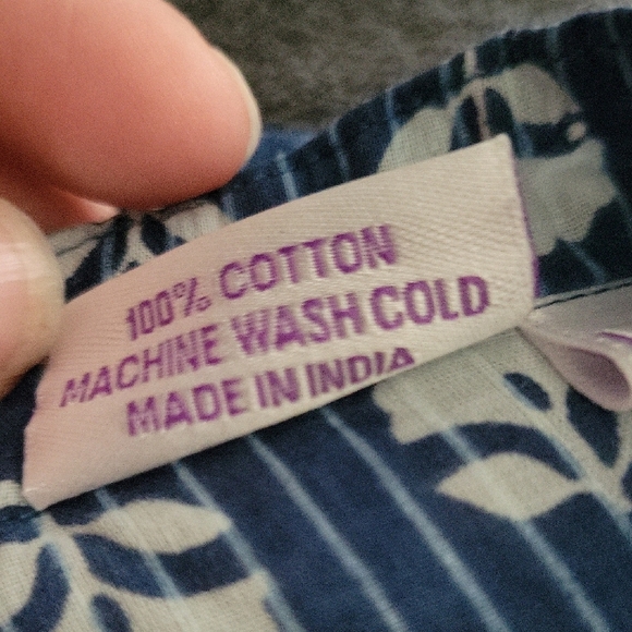 Sevya Handmade Women's Blouse - Picture 9 of 11